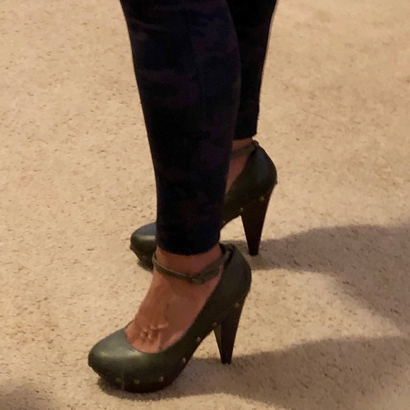 Aldo heels - Picture 3 of 9